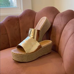 Gold platform slides